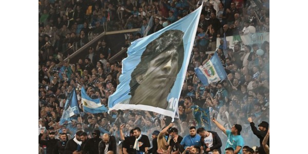 Neapol si zajistila titul v Serii A s náskokem pěti kol